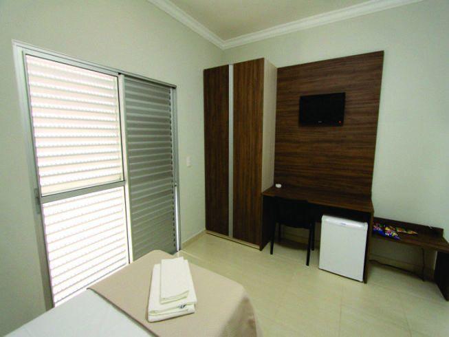 Hotel Avenida Joao Pinheiro Quarto foto