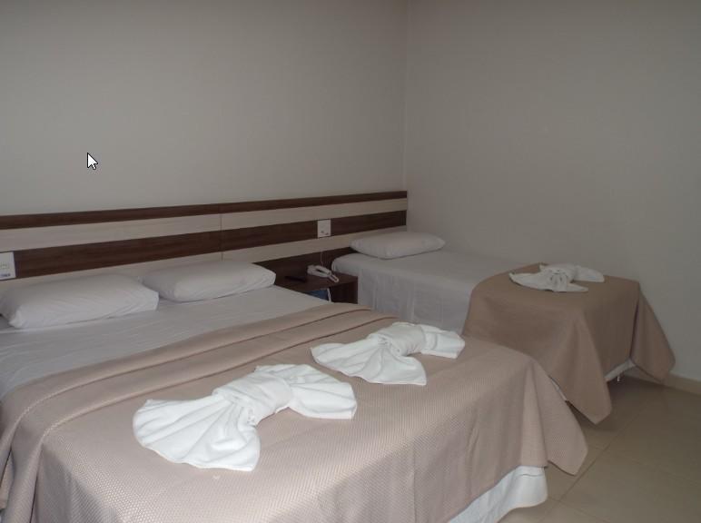 Hotel Avenida Joao Pinheiro Quarto foto