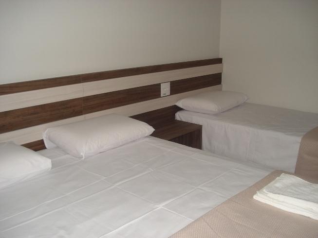 Hotel Avenida Joao Pinheiro Quarto foto