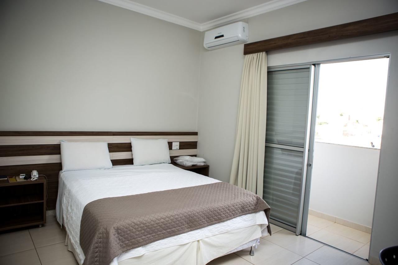 Hotel Avenida Joao Pinheiro Exterior foto