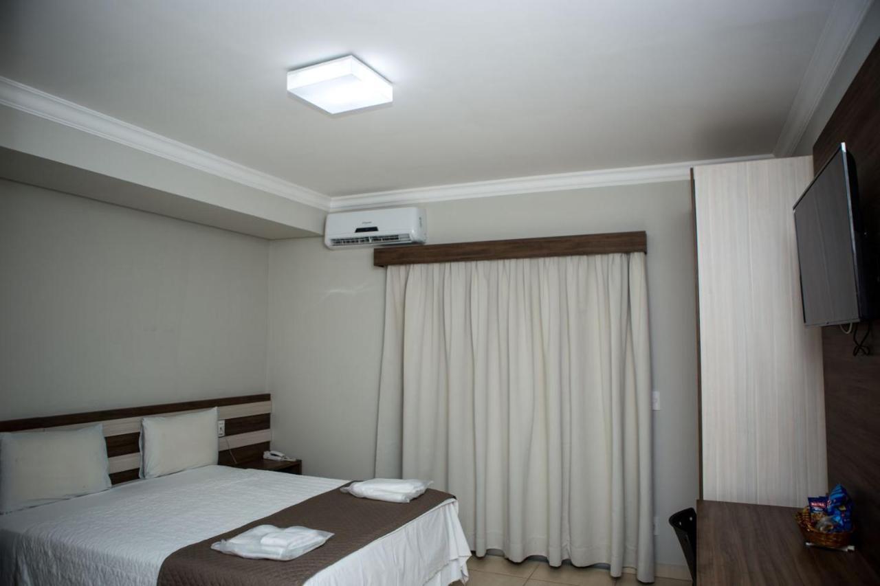 Hotel Avenida Joao Pinheiro Exterior foto