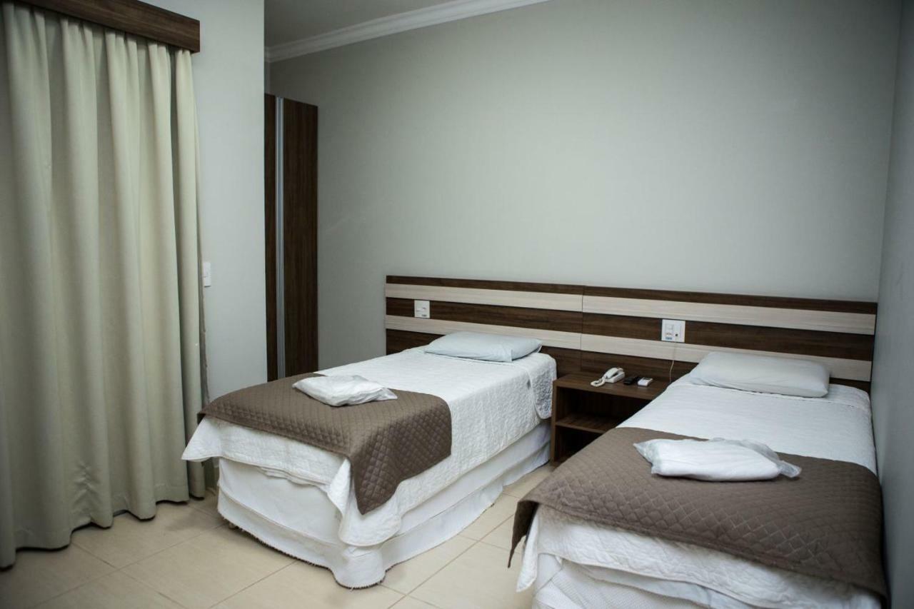 Hotel Avenida Joao Pinheiro Exterior foto